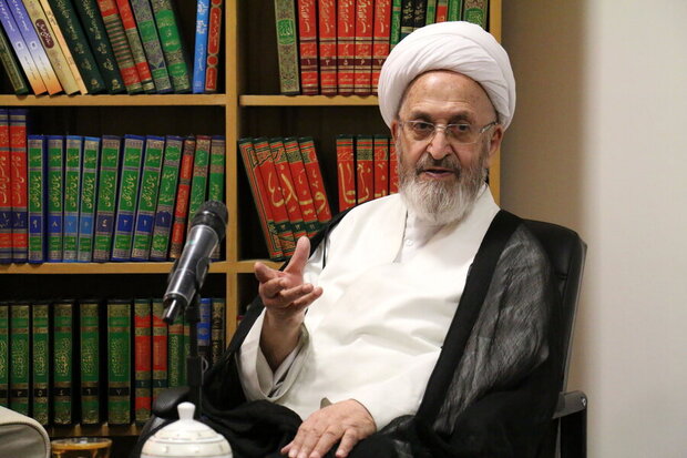 آیت الله سبحانی: ایثار جامعه سلامت در جنگ رمضان ارزشمند و ماندگار است
