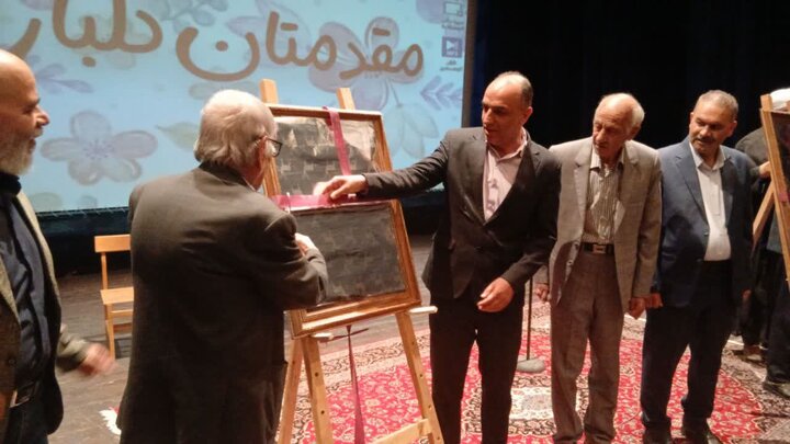 آیین رونمایی از دو اثر فرهنگی در الیگودرز برگزار شد