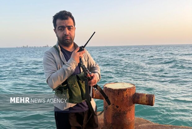 از مسکو تا خارگ؛ بازگشت دانشجوی دندانپزشکی به وطن برای حضور در خط مقدم