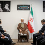 امام جمعه قزوین: مردم نباید زیر فشار عده‌ای سودجو قرار بگیرند