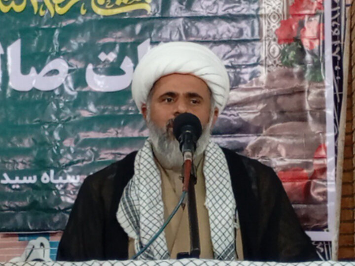 امام جمعه هرمز: ترامپ به‌دنبال خسته‌کردن مردم حاضر در میدان است