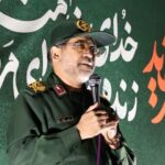 ایستادگی و مقاومت آگاهانه، رمز پیروزی در برابر دشمنان است