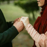 با افرادی که هم ارتباط می‌خواهند، هم از آن می‌ترسندچه باید کرد؟