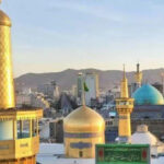 بازگویی پیام غدیر پیش از نماز صبح همزمان با دهه ولایت در حرم رضوی
