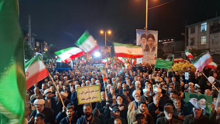 بیعت دوباره آوجی‌ها با رهبر انقلاب در اجتماع شبانه