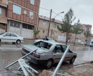 تندباد شدید در بناب خسارت به بار آورد