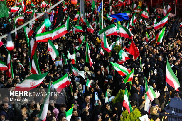 حماسه باشکوه و عزتمندانه زنجانی‌ها در نودمین شب از شب‌های دفاع از وطن