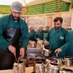 خدمت بوشهری ها در چایخانه رضوی