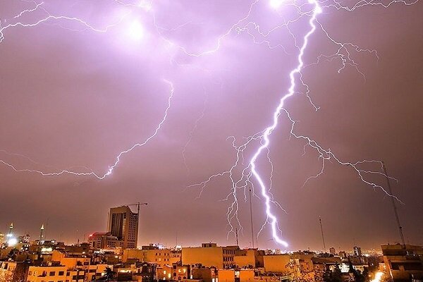 رعد و برق مهمان اردبیل؛ مراقب صاعقه باشید