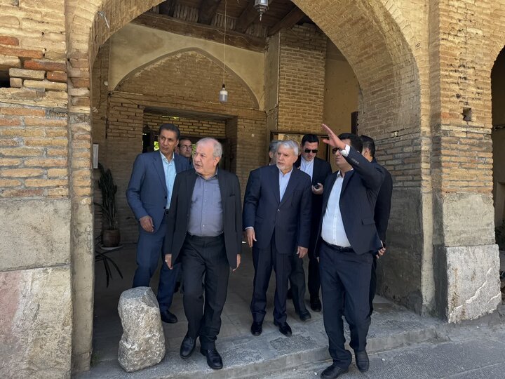 زخم‌های «جنگ رمضان» بر تن مسجد جامع خوانسار التیام می‌یابد