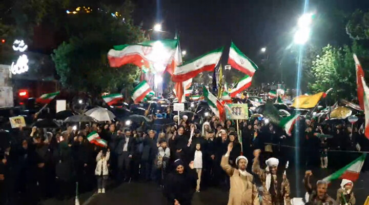 سلماس تمام قد در حمایت از رهبری و انقلاب ایستاده است