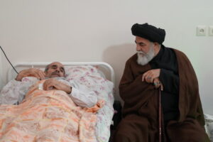 عیادت تولیت مسجد جمکران از جانباز حمله دشمن به واحد تولیدی قم