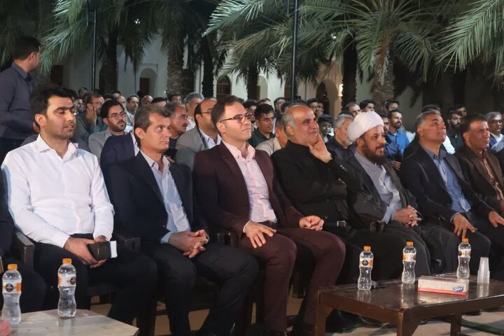 فرماندار تنگستان: معلمان قهرمانان واقعی این سرزمین‌ هستند