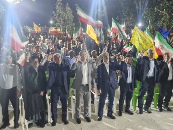 فرماندار تنگستان: همدلی مردم و مسئولان رمز پیروزی ملت ایران است