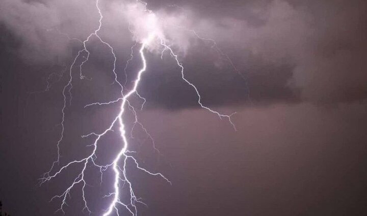 محبان: راننده تراکتور در بجنورد بر اثر صاعقه جان باخت
