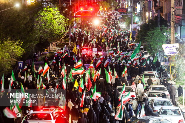موج هفتاد و چهارم حضور باشکوه قمی‌ها در میدان