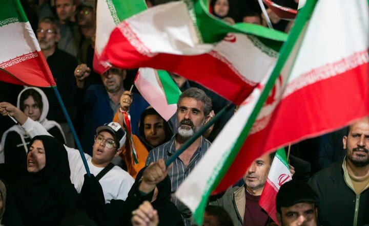 نودمین شب بیعت مردم مهاجران با رهبر انقلاب اسلامی