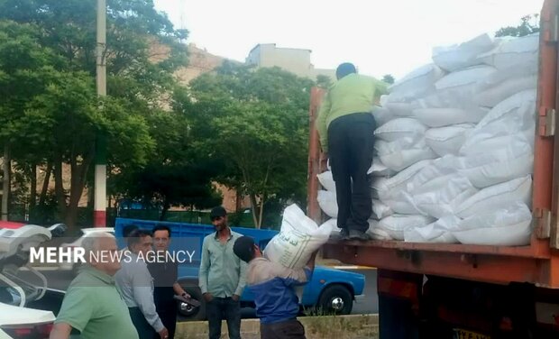 ۱۱ تن شکر و روغن تنظیم بازار در مهدیشهر توزیع شد