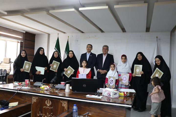 ۹۷ برگزیده فرهنگی و دانش‌آموز طرح «همیار گاز» در لرستان تجلیل شدند