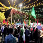 اجرای سرود به مناسبت جشن ولایت در تجمع مردمی همدان