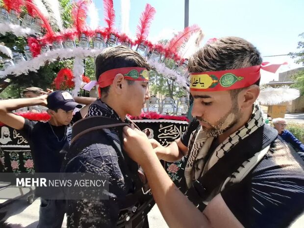 اقامه عزای امام حسین (ع) در ۱۴۴۰ هیئت مذهبی لرستان اقامه عزای امام حسین (ع) در ۱۴۴۰ هیئت مذهبی لرستان