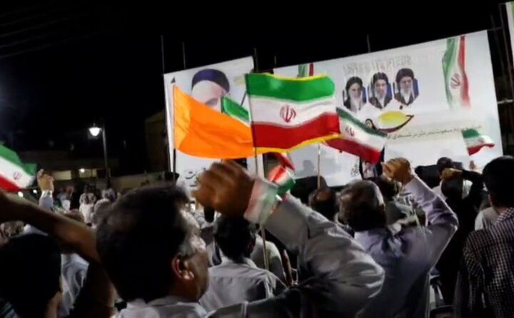 تجمع مردم در بندر دیر