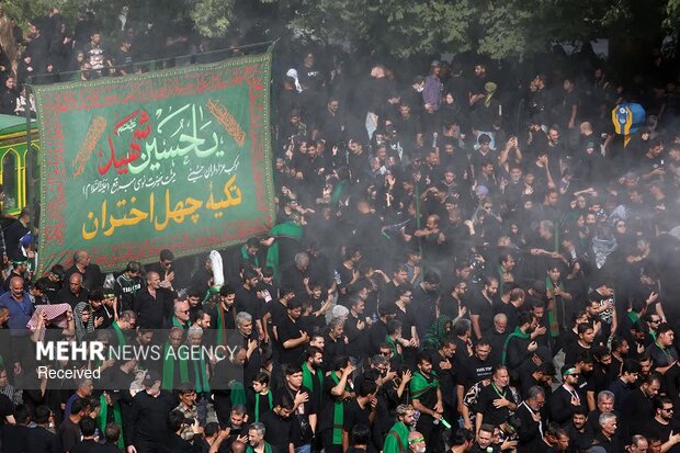 توغ ۴۰۰ ساله و یک قرن ارادت؛ روایت هیئت عاشورایی سادات «چهل اختران» قم توغ ۴۰۰ ساله و یک قرن ارادت؛ روایت هیئت عاشورایی سادات «چهل اختران» قم