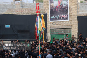 حماسه مینابی‌ها در پنجمین روز محرم با برگزاری آیین «علم پیغمبر»