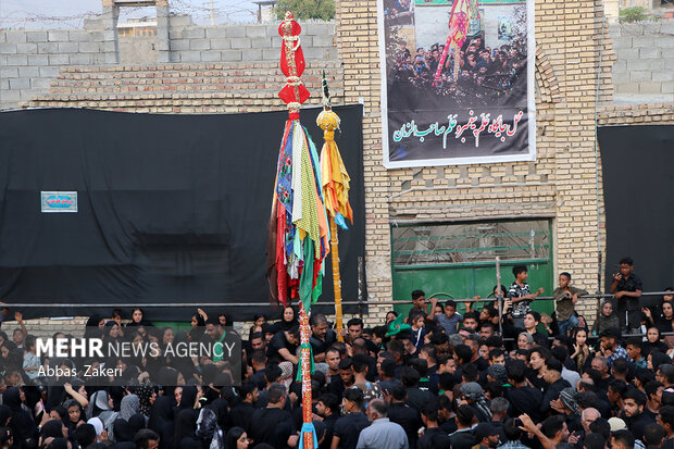 حماسه مینابی‌ها در پنجمین روز محرم با برگزاری آیین «علم پیغمبر»