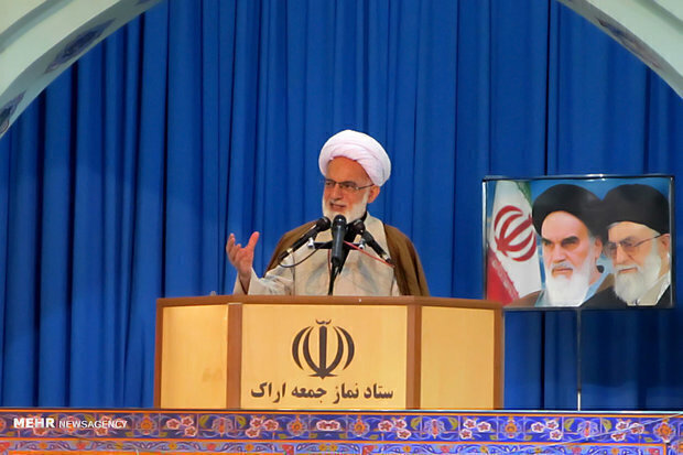 دری: انحراف از مکتب اهل‌بیت (ع) عامل نفوذ دشمن است