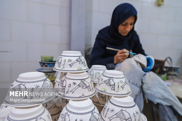 سفال میبد در مسیر جهانی‌شدن؛ الزامات نوین صادرات صنایع‌دستی