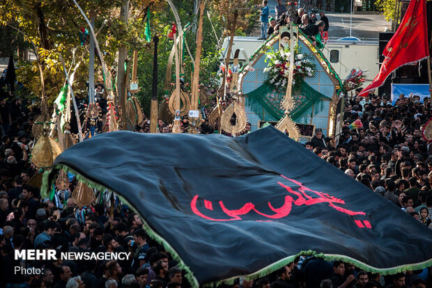 سوگِ یازدهم با شکوه نخل‌گردانی در شاهرود