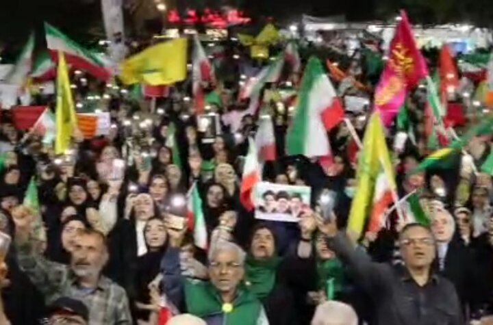 طنین وحدت در اقبالیه؛ مردم برای نودوششمین شب گرد هم آمدند