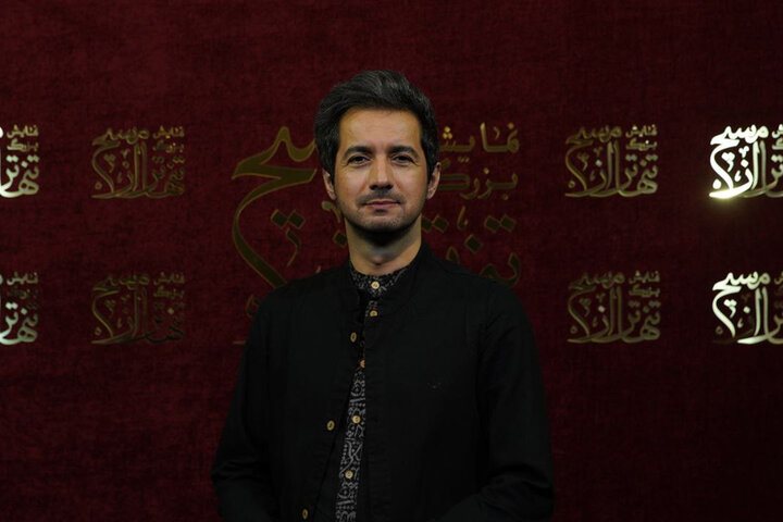 لحظه‌ تشرف نجم الدین شریعتی به لباس خادمی حرم امام رضا (ع)