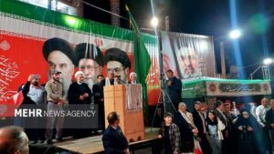 ملت ایران در برابر فشارها و تهدیدهای دشمنان تسلیم نخواهد شد