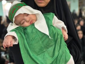 پیوند نسل نوپای چناران با آرمانهای محرم در همایش شیرخوارگان حسینی
