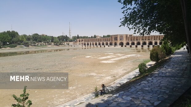 کیفیت هوای اصفهان قابل قبول و کاشان آلوده است
