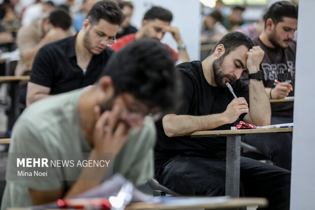 آغاز دومین روز رقابت داوطلبان کارشناسی ارشد در فارس