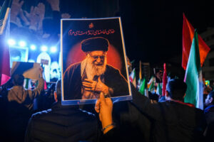 آمادگی دانشگاهها برای وداع با رهبر شهید/از اسکان زائران تا خدمات سلامت