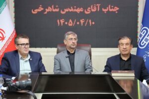 استاندار: مردم لرستان در حوزه بهداشت و درمان با مشکلاتی مواجه هستند