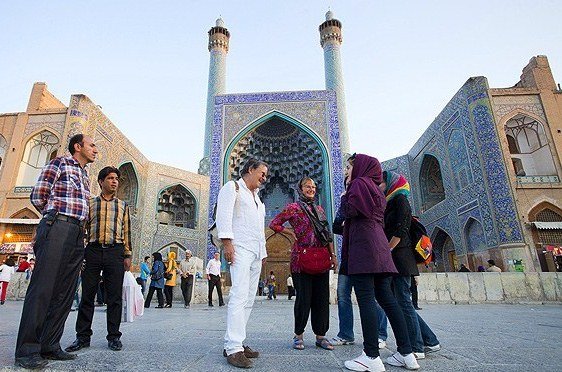 اصفهان در دوراهی توسعه و بقا؛کارشناسان برای نجات نصفجهان نسخه پیچیدند اصفهان در دوراهی توسعه و بقا؛کارشناسان برای نجات نصفجهان نسخه پیچیدند