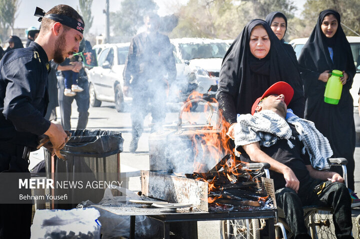 «ایران جان فدا» در مسیر کربلا؛ پرچم عشق بر دوش زائران دیار آفتاب