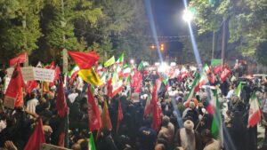 ایرانشهری‌ها همچنان سنگر خیابان را حفظ کرده‌اند