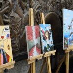 برپایی نمایشگاه آثار هنری بیماران پروانه‌ای در مترو