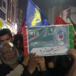 تشییع بقایای تازه تفحص شده شهدای مدرسه میناب در اجتماع مردم بندرعباس