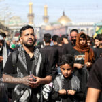 حضور زائران در بین الحرمین در کربلا