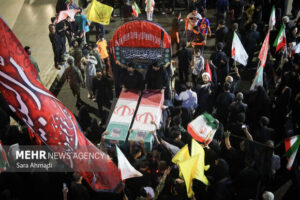 حضور نخبگان فرهنگی در آیین تشییع شهدای امنیت در مشهد