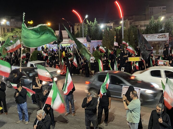 خروش باشکوه پرچم داران کرمانی در میدان آزادی