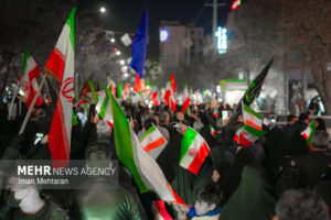 شعرخوانی محسن محمدی‌پناه در اجتماع شبانه مردم کرمانشاه