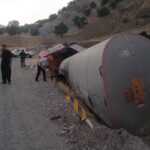 صادقی: واژگونی تانکر حامل قیر بدون نشت و آلودگی در سروآباد مهار شد